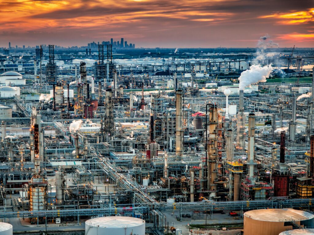 TMG Förderanlagen im Einsatz in der Chemieindustrie - robuste Fördertechnik für den Transport von Schüttgut, Rohstoffen und Produktionsrückständen